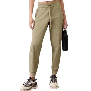 Athleta Trekkie Relaxed Mid Rise Aspen Olive Green Jogger Pants. Pockets. Size L